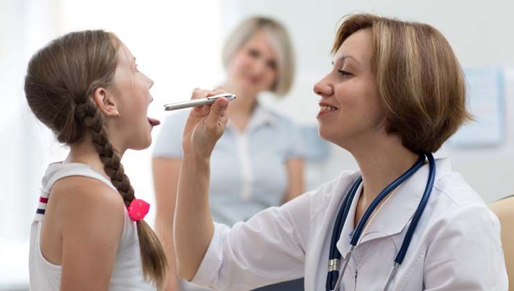 Uzmanından ailelere uyarı: Yüksek sesle televizyon izleyen çocuklarda işitme kaybı olabilir