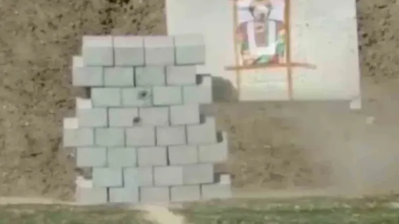 Askerler test etti, ‘lego beton’ uçaksavar mermisini durdurdu Askerler test etti, ‘lego beton’ uçaksavar mermisini durdurdu