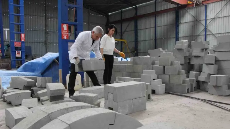 Askerler test etti, ‘lego beton’ uçaksavar mermisini durdurdu Askerler test etti, ‘lego beton’ uçaksavar mermisini durdurdu