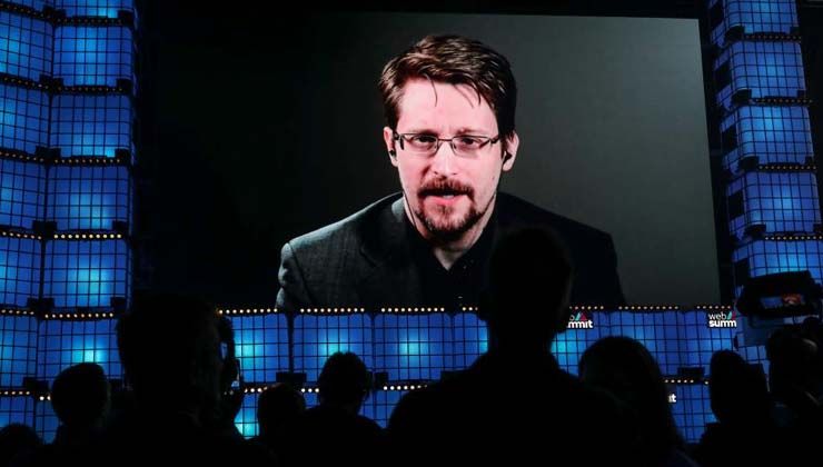 Putin’den Edward Snowden’a vatandaşlık