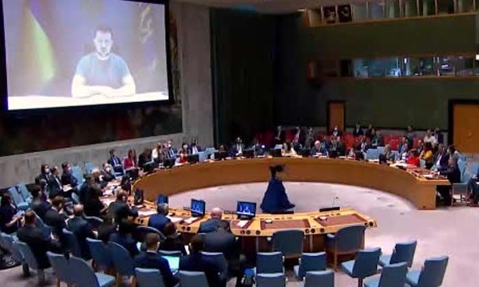 Zelenskiy: Rusya’nın referandum sonuçlarını tanıması, Putin ile konuşacak hiçbir şey olmadığı anlamına gelir