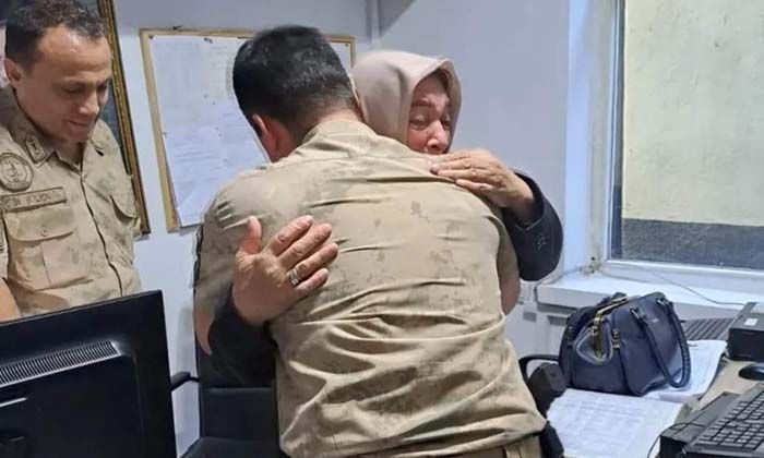 Acılı anne oğlunun şehit düştüğü yere gitti