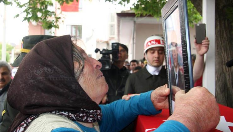 Şehit Muhammed Arı’nın annesi hayatını kaybetti