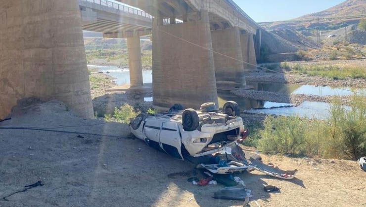 Kontrolden çıkan otomobil köprüden uçtu: Ölü ve yaralı var