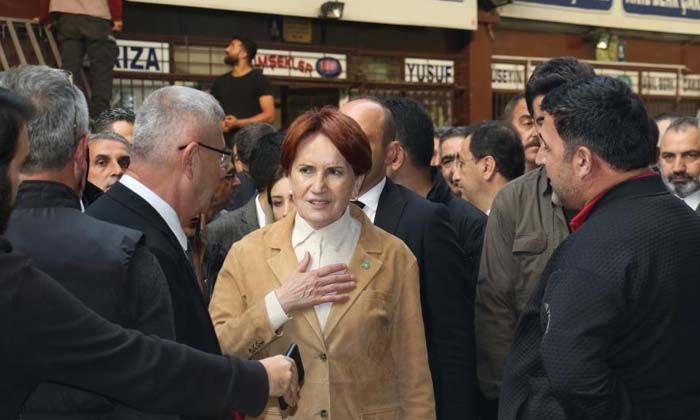 İYİ Parti Genel Başkanı Akşener, Ankara’da hal esnafını ziyaret etti