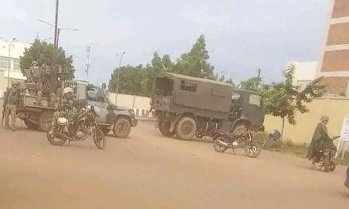 Burkina Faso’da başkanlık sarayı çevresinde silah sesleri