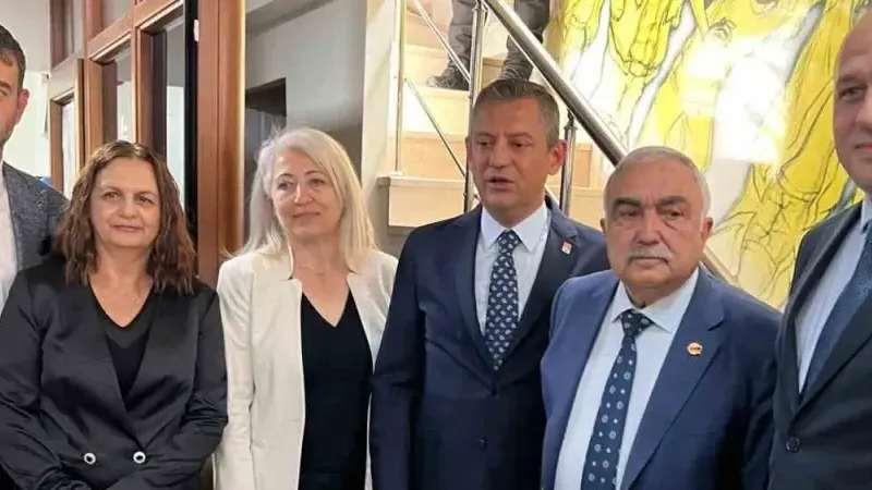 CHP Genel Başkanı Özgür Özel’den belediye başkanları ve partililere uyarı
