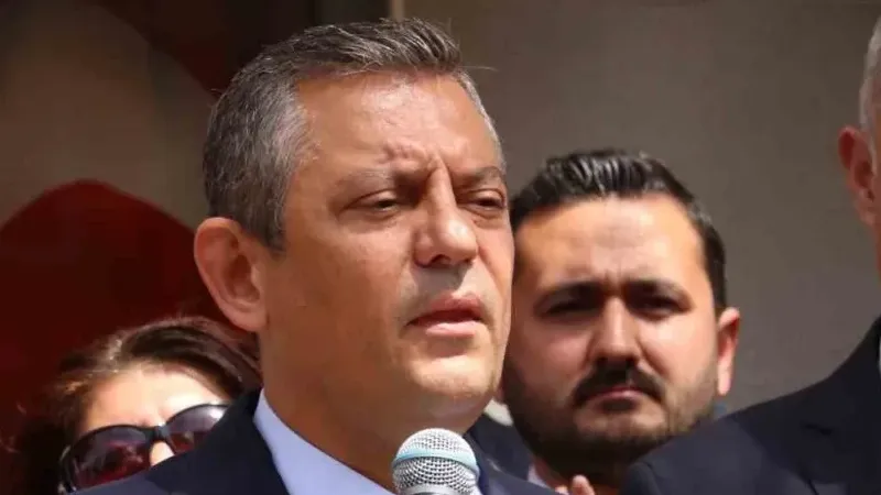 CHP Genel Başkanı Özgür Özel’den belediye başkanları ve partililere uyarı