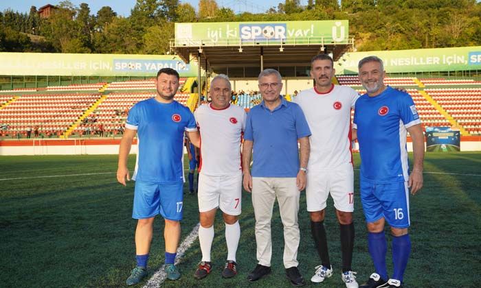 Futbolun şöhretleri Üsküdar’da buluştu