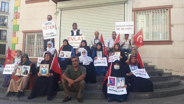 Evlat nöbetindeki ailelerin oturma eylemine 2 aile daha katıldı