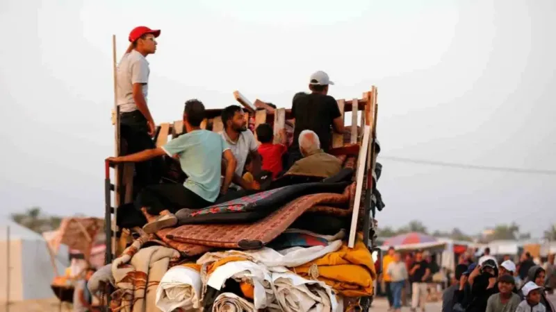 BM: "İsrail’in bombardımanı yoğunlaştırmasıyla yaklaşık 110 bin Filistinli Refah’tan ayrıldı"