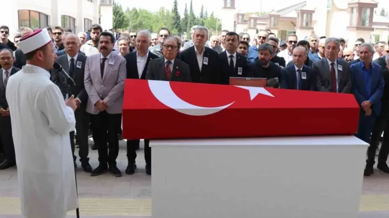 Eski Devlet Bakanı Kocabatmaz törenle son yolculuğuna uğurlandı Eski Devlet Bakanı Kocabatmaz törenle son yolculuğuna uğurlandı