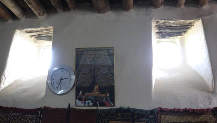 Bu evin pencerelerini gören bir daha bakıyor