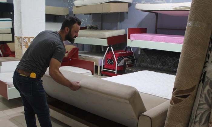 Ev kiralayan öğrencilerin ilk tercihi spotçu ve ikinci el eşyacılar oluyor