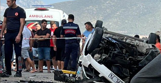Antalya’da feci kaza: Dede ile 2 yaşındaki torunu öldü, 4 kişi yaralandı