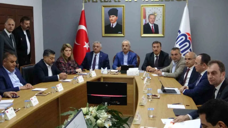 Bakan Uraloğlu, Malatya’da temaslarda bulunuyor Bakan Uraloğlu, Malatya’da temaslarda bulunuyor