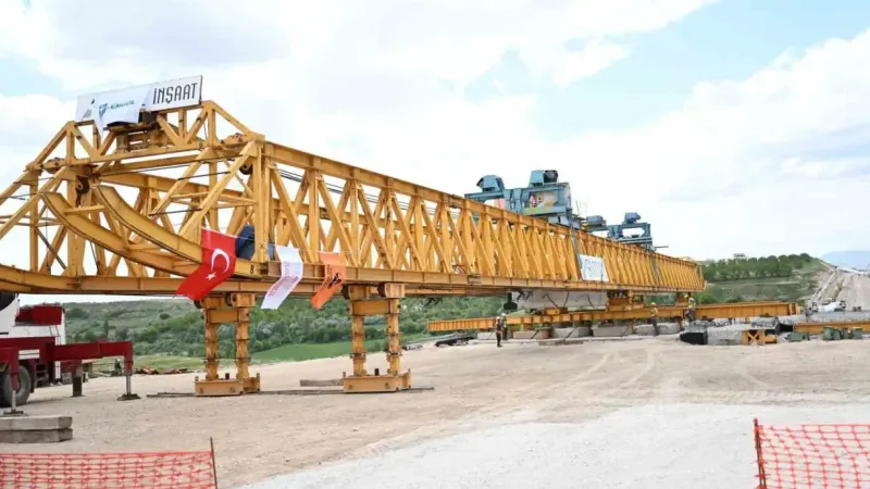 Bakan Uraloğlu, Malatya Çevreyolunda incelemelerde bulundu Bakan Uraloğlu, Malatya Çevreyolunda incelemelerde bulundu
