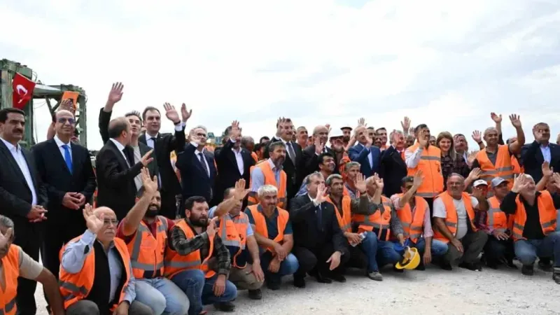 Bakan Uraloğlu, Malatya Çevreyolunda incelemelerde bulundu Bakan Uraloğlu, Malatya Çevreyolunda incelemelerde bulundu