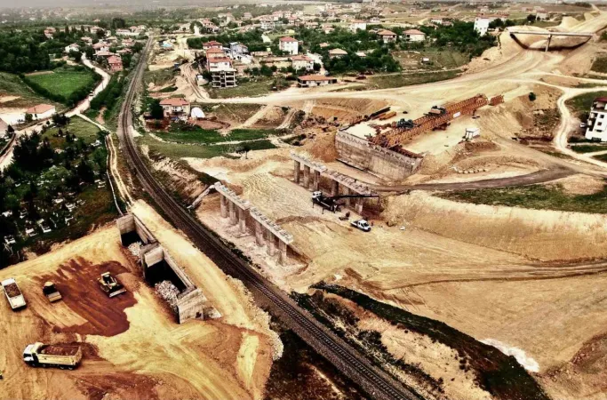 Bakan Uraloğlu, Malatya Çevreyolunda incelemelerde bulundu Bakan Uraloğlu, Malatya Çevreyolunda incelemelerde bulundu