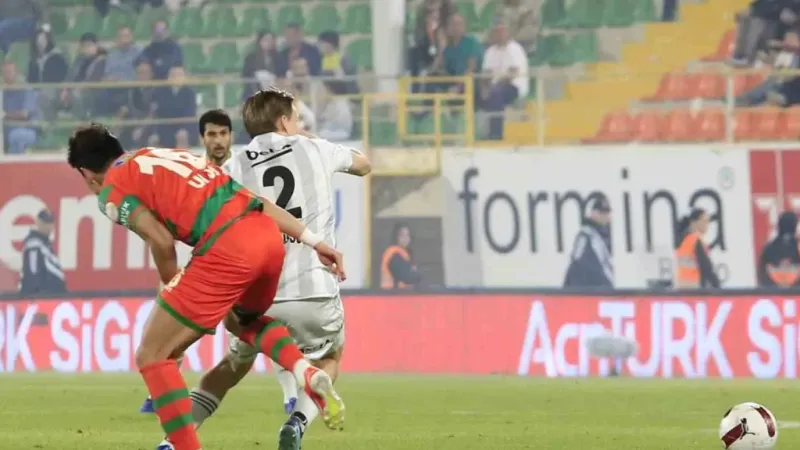 Trendyol Süper Lig: Alanyaspor: 1 - Beşiktaş: 1 (Maç sonucu) Trendyol Süper Lig: Alanyaspor: 1 - Beşiktaş: 1 (Maç sonucu)