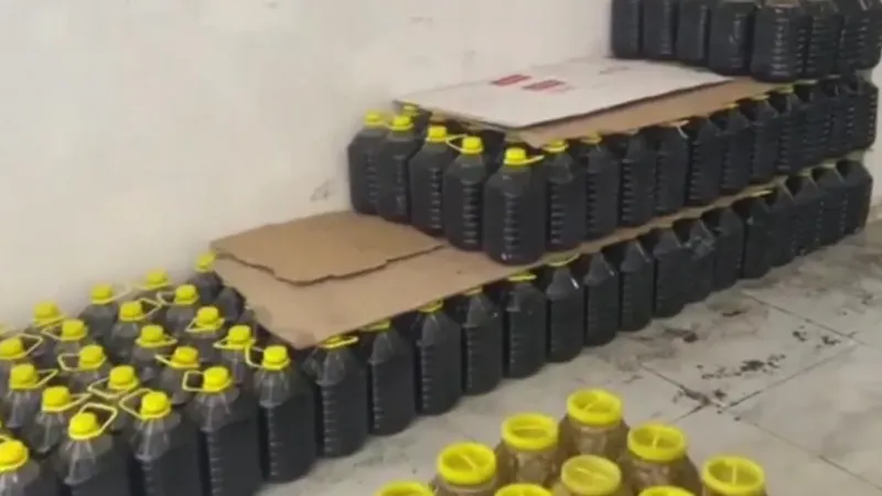 Mersin’de sahte zeytinyağı operasyonu, 6 tondan fazla ürün ele geçirildi Mersin’de sahte zeytinyağı operasyonu, 6 tondan fazla ürün ele geçirildi