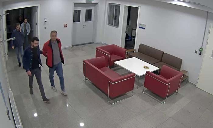 FETÖ üyesi eski doktor havalimanında yolcu beklerken yakalandı