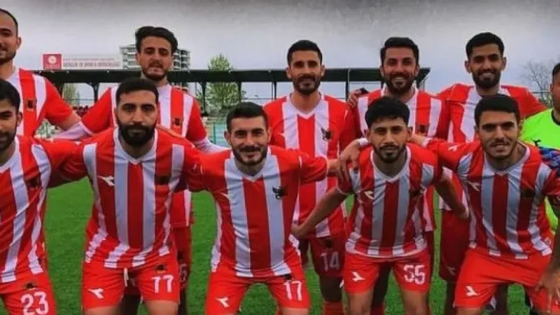 Elazığ 1. Amatör Kümede finalin adı: Sürsürü - Karakoçan 1985 Elazığ 1. Amatör Kümede finalin adı: Sürsürü - Karakoçan 1985