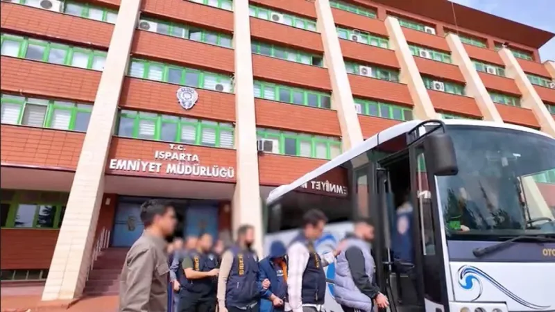 Sosyal medya üzerinden yatırım vaadiyle 1.8 milyon lira dolandırıldı Sosyal medya üzerinden yatırım vaadiyle 1.8 milyon lira dolandırıldı
