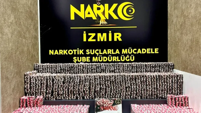 İzmir’de 75 bine yakın sentetik uyuşturucu hap ele geçirildi İzmir’de 75 bine yakın sentetik uyuşturucu hap ele geçirildi