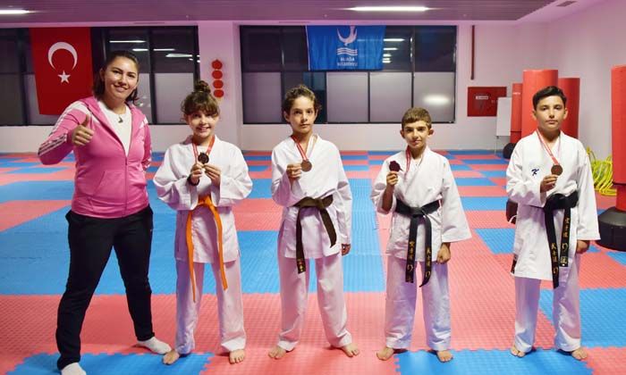 Aliağa’ya dört madalya birden