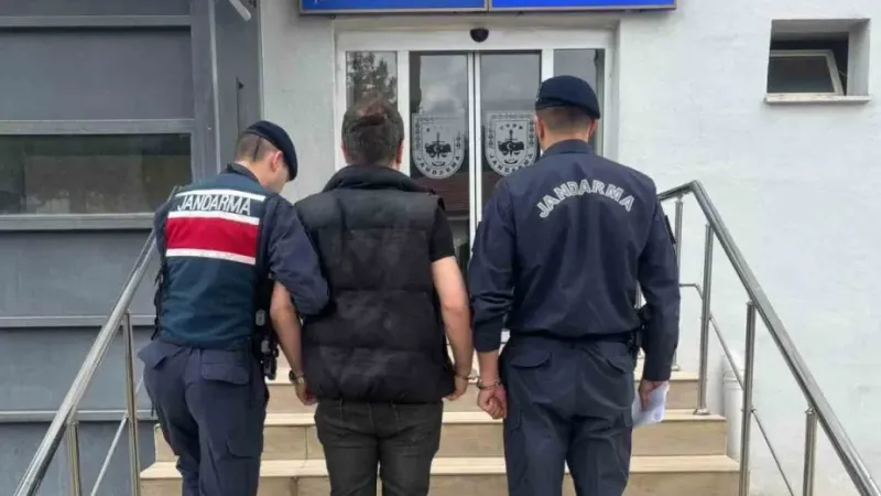 11 yıl hapis cezası ile aranan şahıs jandarma tarafından yakalandı 11 yıl hapis cezası ile aranan şahıs jandarma tarafından yakalandı