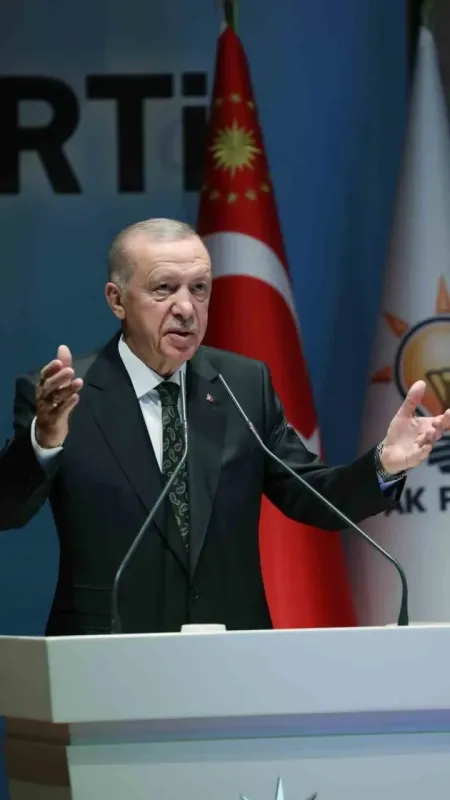 Cumhurbaşkanı Erdoğan: "Halkla araya mesafe koymanın bizim siyaset geleneğimizde yeri yoktur” Cumhurbaşkanı Erdoğan: "Halkla araya mesafe koymanın bizim siyaset geleneğimizde yeri yoktur”