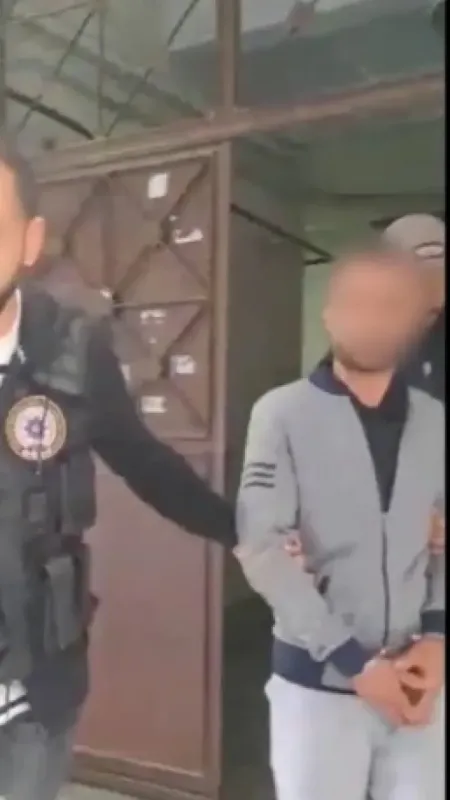 Diyarbakır’da kargo kolisinde ve araç yedek parçaları içerisinde uyuşturucu ele geçirildi Diyarbakır’da kargo kolisinde ve araç yedek parçaları içerisinde uyuşturucu ele geçirildi