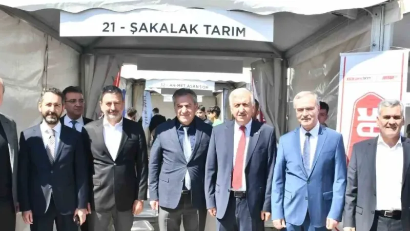 Türkiye’nin ilk Mesleki Eğitim Odaklı İstihdam Fuarı açıldı Türkiye’nin ilk Mesleki Eğitim Odaklı İstihdam Fuarı açıldı