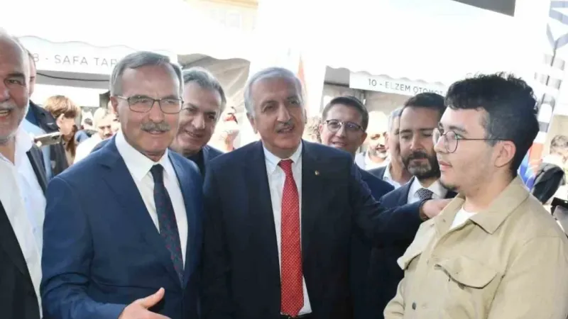 Türkiye’nin ilk Mesleki Eğitim Odaklı İstihdam Fuarı açıldı Türkiye’nin ilk Mesleki Eğitim Odaklı İstihdam Fuarı açıldı
