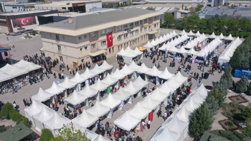 Türkiye’nin ilk Mesleki Eğitim Odaklı İstihdam Fuarı açıldı Türkiye’nin ilk Mesleki Eğitim Odaklı İstihdam Fuarı açıldı