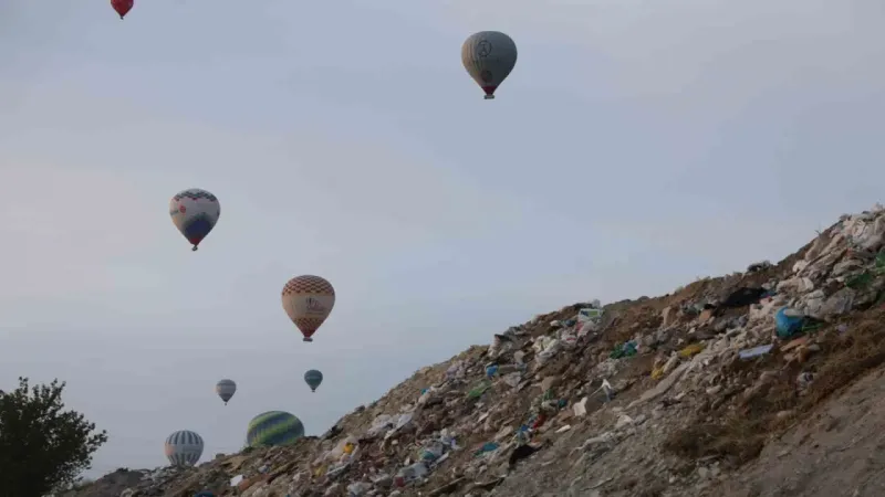 Turistler peribacalarını değil, molozları ve çöpleri seyrediyor