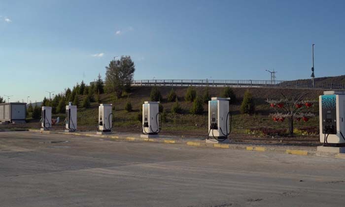 Trugo kesintisiz kullanıcı deneyimi için ilk şarj cihazı kurulumunu Bolu’da yaptı