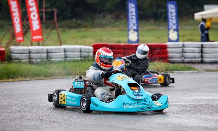 Karting 6. ayakta büyük çekişme