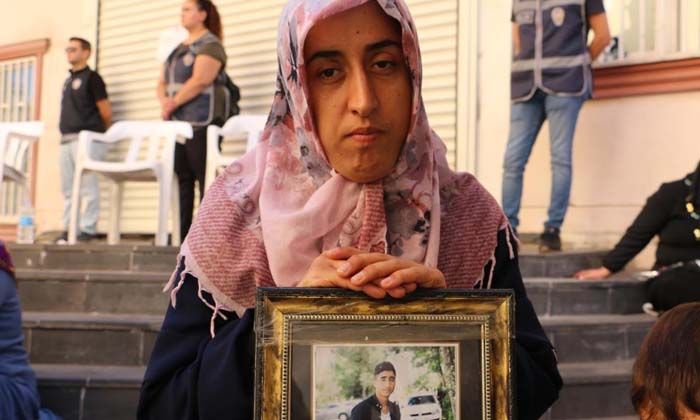 Kardeşini HDP’den isteyen abla 4 yıldır evlat nöbetinde