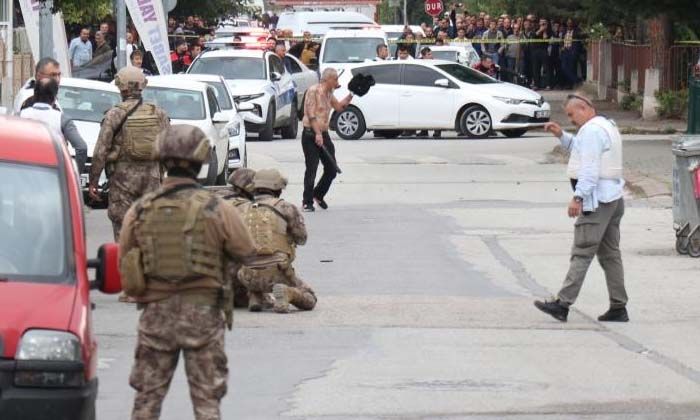 Şehrin göbeğinde pompalı tüfekli dehşet