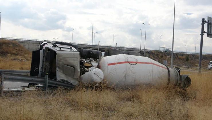Kağıt gibi ezilen kupadan burnu bile kanamadan çıktı