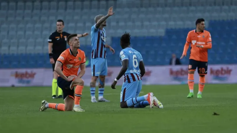 Trabzonspor deplasmanda Başakşehir'i mağlup etti Trabzonspor deplasmanda Başakşehir'i mağlup etti
