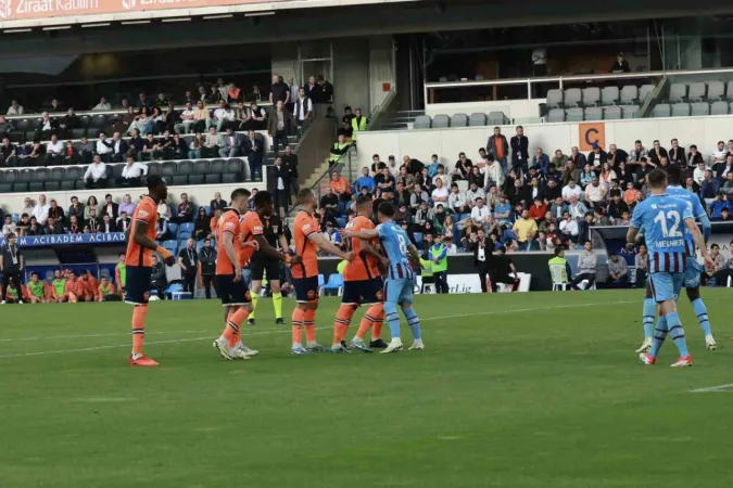 Trabzonspor deplasmanda Başakşehir'i mağlup etti Trabzonspor deplasmanda Başakşehir'i mağlup etti