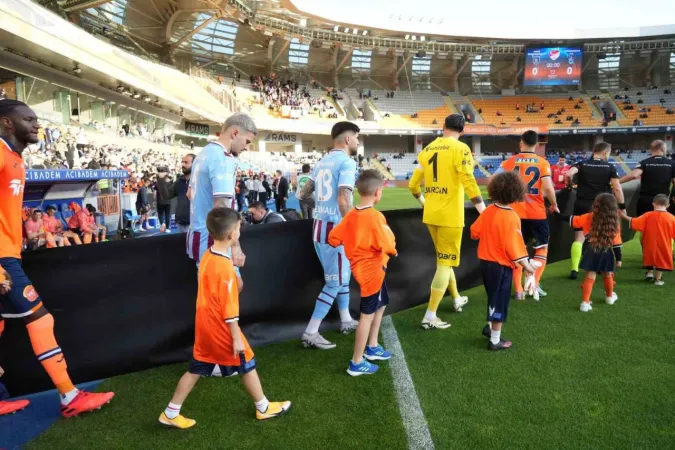 Trabzonspor deplasmanda Başakşehir'i mağlup etti Trabzonspor deplasmanda Başakşehir'i mağlup etti