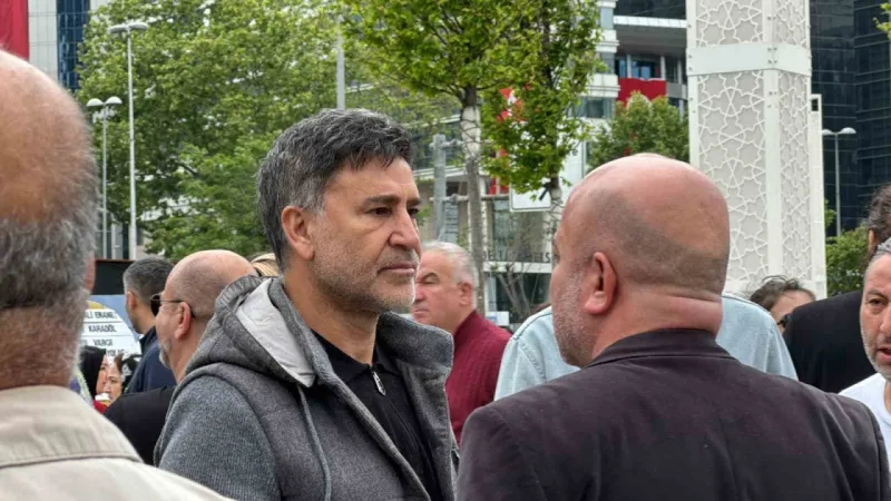 Ünlü sunucu Erkan Yolaç, son yolculuğuna uğurlandı