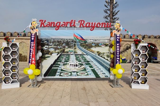 Nahçıvan’da düzenlenen Bal Festivali coşku ile karşılandı