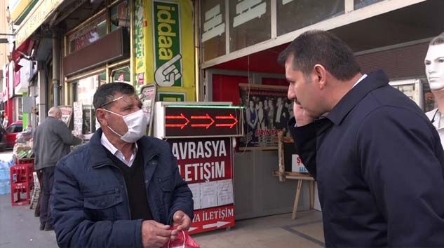 Sokağa çıkması yasaktı, valiye yakalandı