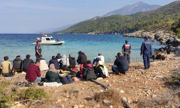 Yunanistan’ın ölüme terk ettiği 47 düzensiz göçmen kurtarıldı