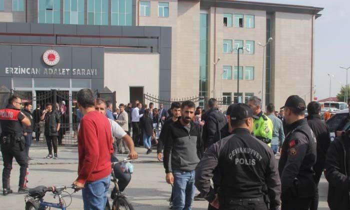 Mahkemeden çıktı adliye önünde davalı oldukları gencin babasını öldürdü